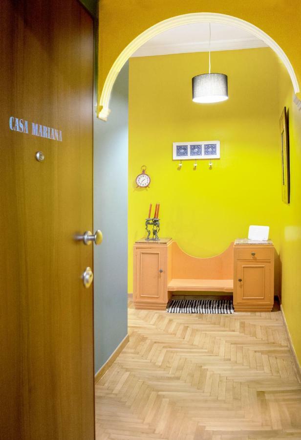 "Casa De Colores", Next To The Metro Athènes Extérieur photo